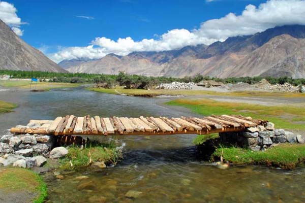 Tour and Travel in Srinagar